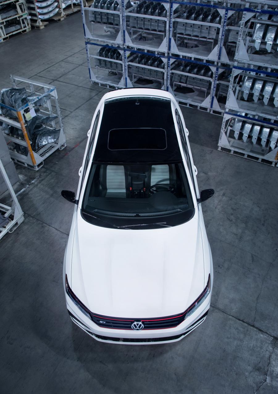  Volkswagen Passat GT (NMS) 2018 года  (фото 17 из 24)